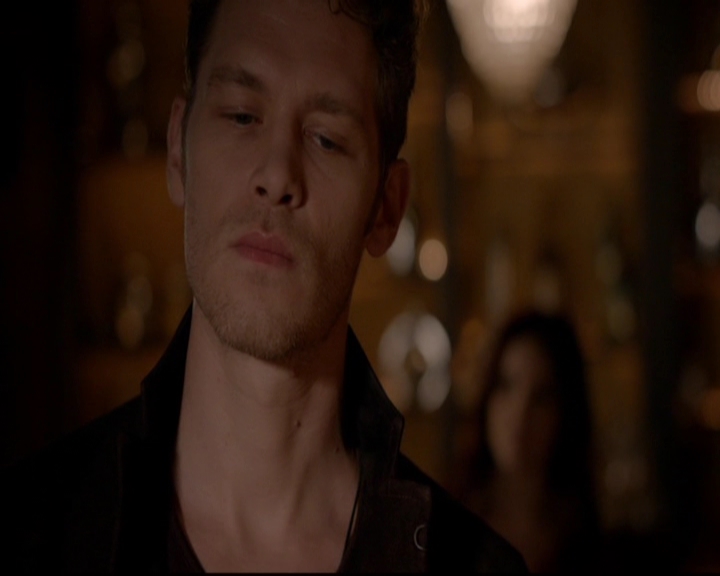 VampireDiariesWorld-dot-nl_TheOriginals_3x05TheAxemansLetters1026.jpg