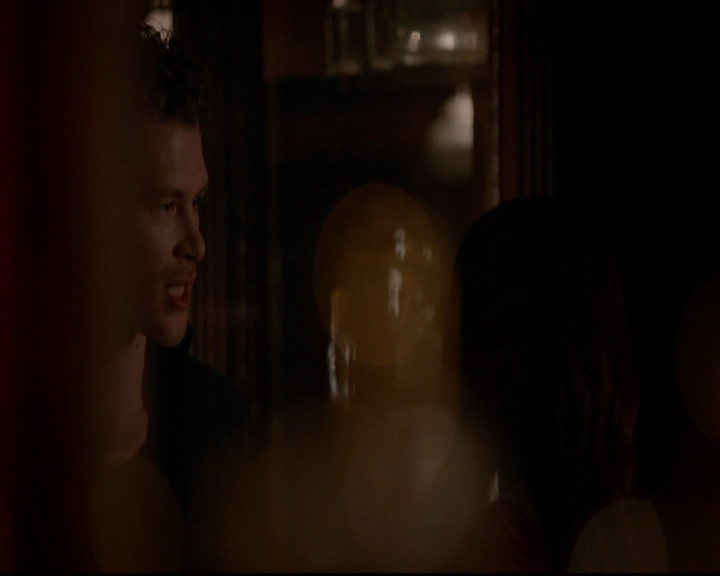 VampireDiariesWorld-dot-nl_TheOriginals_3x05TheAxemansLetters1031.jpg