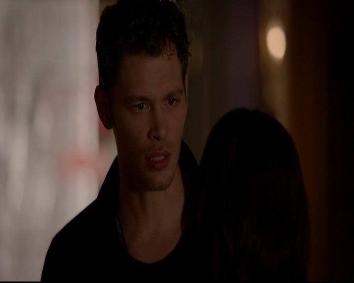 VampireDiariesWorld-dot-nl_TheOriginals_3x05TheAxemansLetters1034.jpg