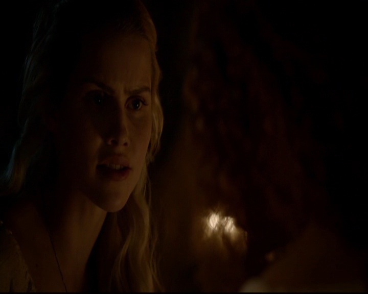 VampireDiariesWorld-dot-nl_TheOriginals_3x05TheAxemansLetters1102.jpg