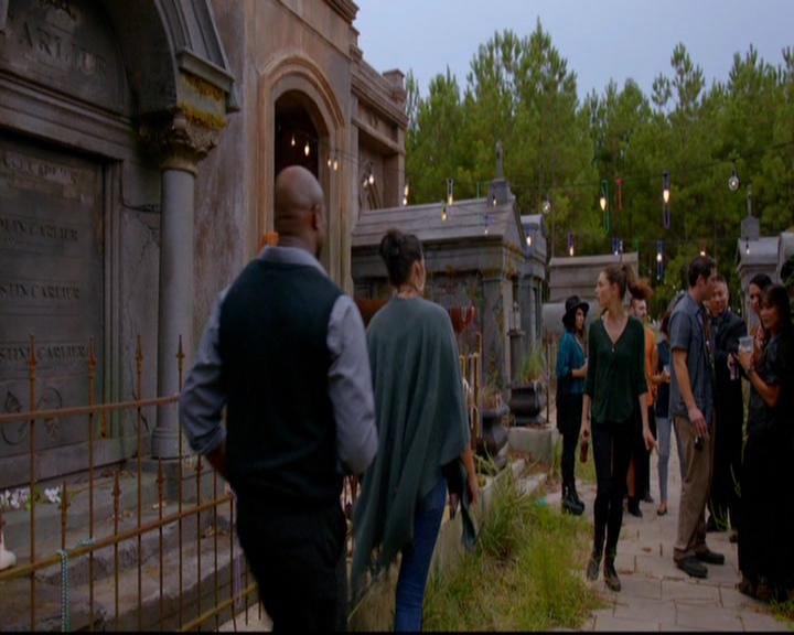 VampireDiariesWorld-dot-nl_TheOriginals_3x05TheAxemansLetters1225.jpg