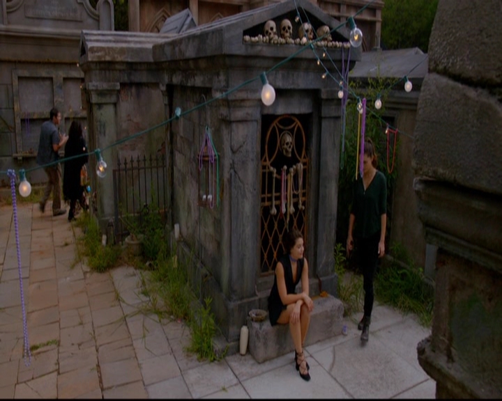 VampireDiariesWorld-dot-nl_TheOriginals_3x05TheAxemansLetters1234.jpg