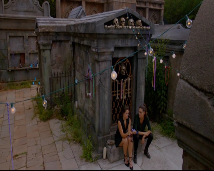 VampireDiariesWorld-dot-nl_TheOriginals_3x05TheAxemansLetters1305.jpg