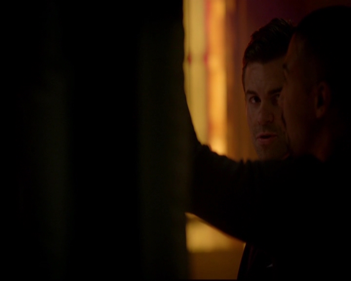 VampireDiariesWorld-dot-nl_TheOriginals_3x05TheAxemansLetters1339.jpg