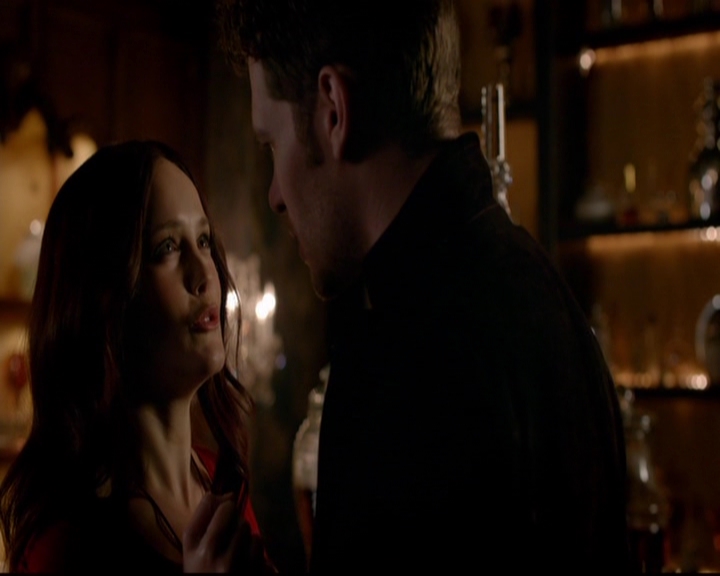 VampireDiariesWorld-dot-nl_TheOriginals_3x05TheAxemansLetters1368.jpg