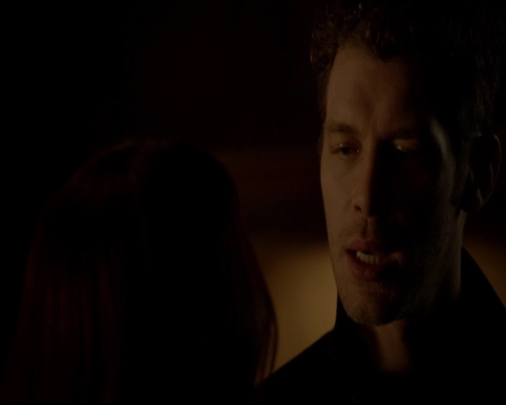 VampireDiariesWorld-dot-nl_TheOriginals_3x05TheAxemansLetters1380.jpg