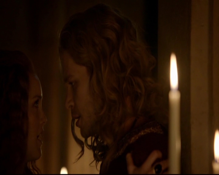 VampireDiariesWorld-dot-nl_TheOriginals_3x05TheAxemansLetters1415.jpg