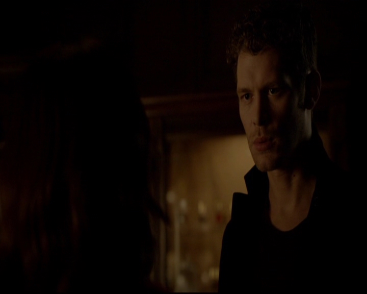 VampireDiariesWorld-dot-nl_TheOriginals_3x05TheAxemansLetters1428.jpg