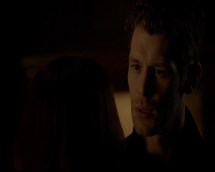 VampireDiariesWorld-dot-nl_TheOriginals_3x05TheAxemansLetters1449.jpg