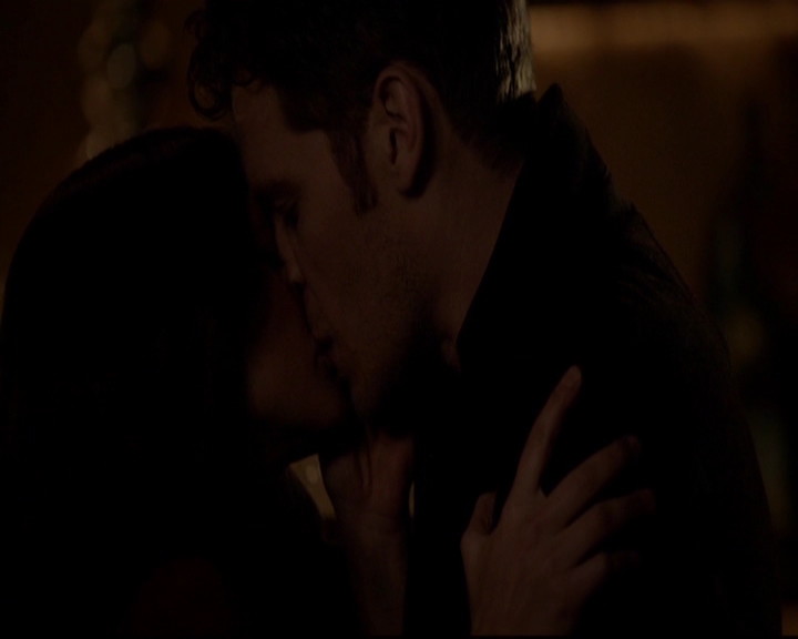 VampireDiariesWorld-dot-nl_TheOriginals_3x05TheAxemansLetters1573.jpg