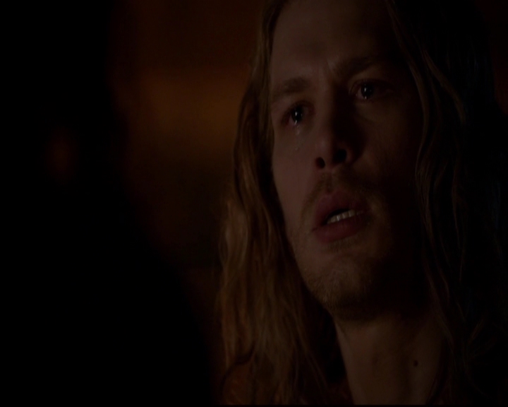 VampireDiariesWorld-dot-nl_TheOriginals_3x05TheAxemansLetters1677.jpg