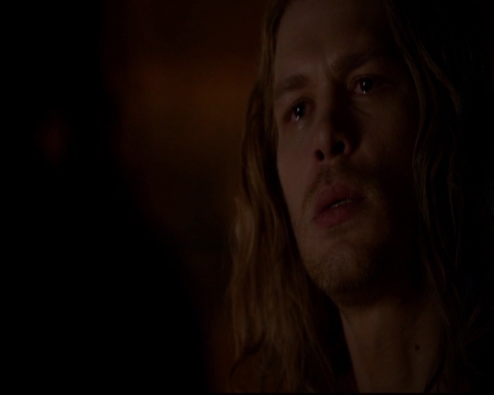 VampireDiariesWorld-dot-nl_TheOriginals_3x05TheAxemansLetters1679.jpg