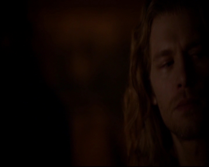 VampireDiariesWorld-dot-nl_TheOriginals_3x05TheAxemansLetters1683.jpg