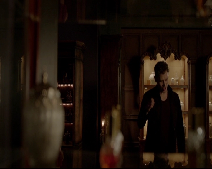 VampireDiariesWorld-dot-nl_TheOriginals_3x05TheAxemansLetters1690.jpg