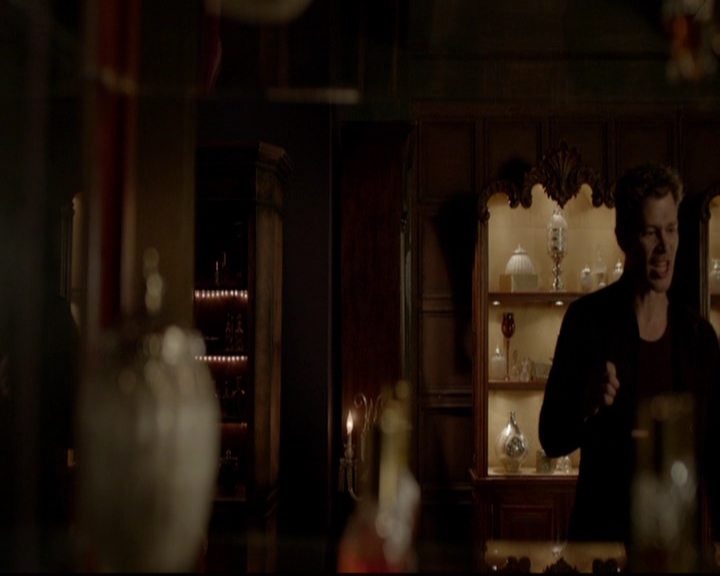 VampireDiariesWorld-dot-nl_TheOriginals_3x05TheAxemansLetters1691.jpg