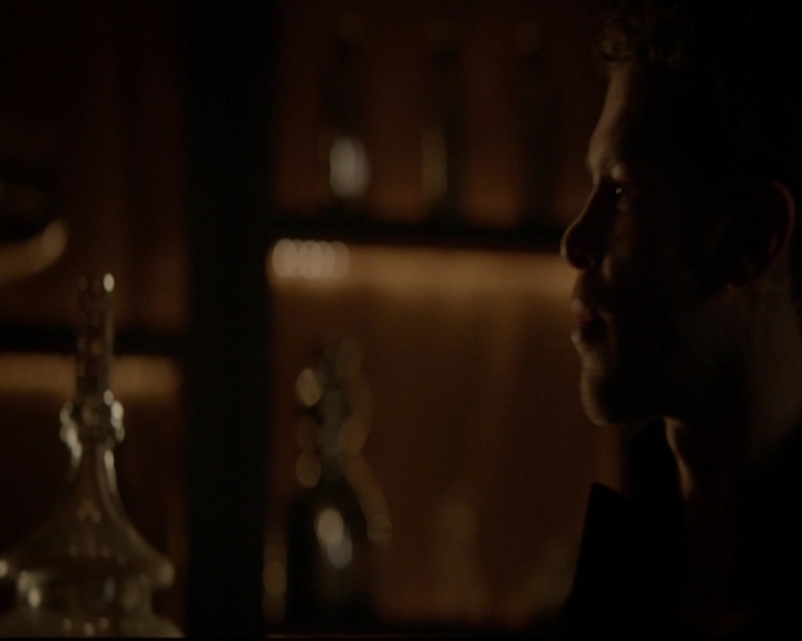 VampireDiariesWorld-dot-nl_TheOriginals_3x05TheAxemansLetters1694.jpg