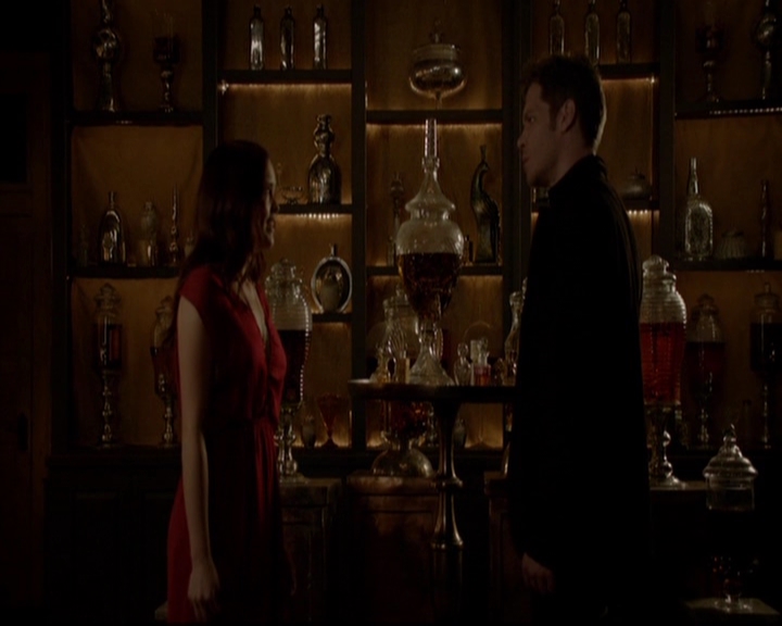 VampireDiariesWorld-dot-nl_TheOriginals_3x05TheAxemansLetters1760.jpg