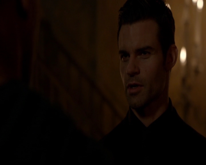 VampireDiariesWorld-dot-nl_TheOriginals_3x05TheAxemansLetters1975.jpg