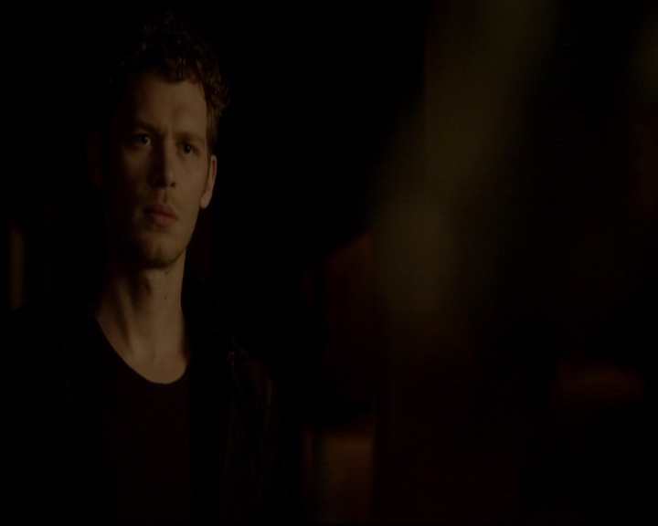 VampireDiariesWorld-dot-nl_TheOriginals_3x05TheAxemansLetters2009.jpg