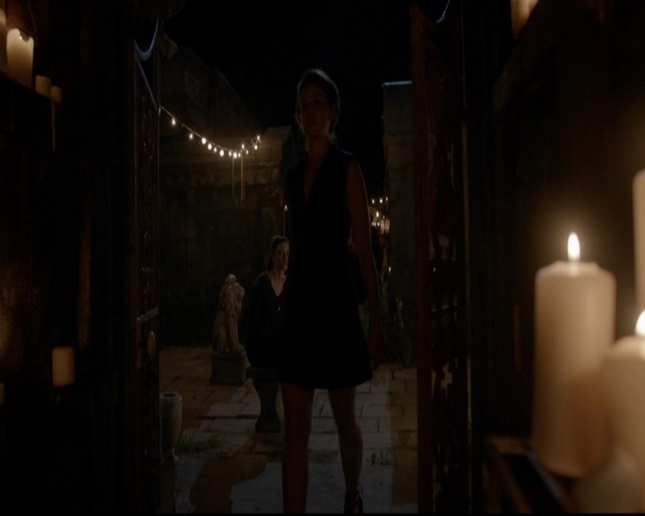 VampireDiariesWorld-dot-nl_TheOriginals_3x05TheAxemansLetters2060.jpg