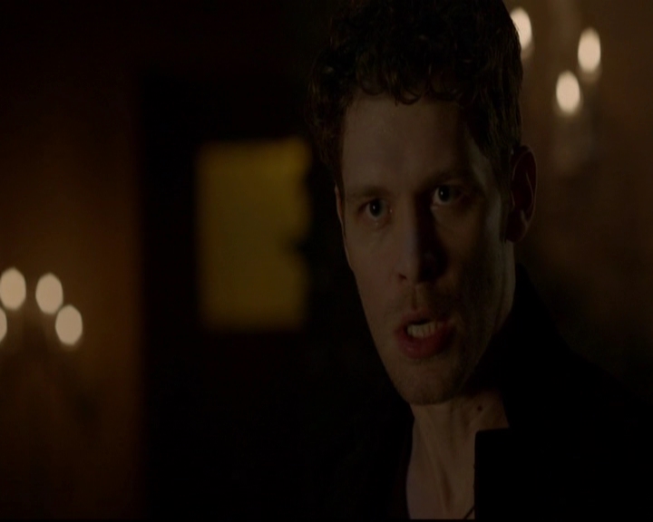 VampireDiariesWorld-dot-nl_TheOriginals_3x05TheAxemansLetters2220.jpg