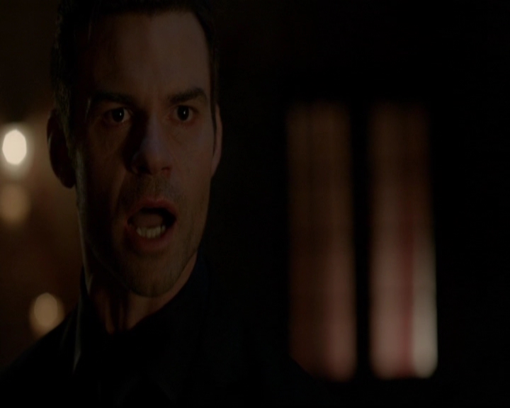 VampireDiariesWorld-dot-nl_TheOriginals_3x05TheAxemansLetters2240.jpg