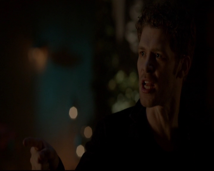 VampireDiariesWorld-dot-nl_TheOriginals_3x05TheAxemansLetters2248.jpg