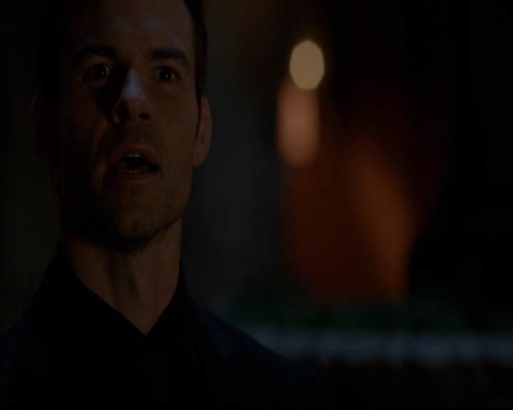 VampireDiariesWorld-dot-nl_TheOriginals_3x05TheAxemansLetters2281.jpg