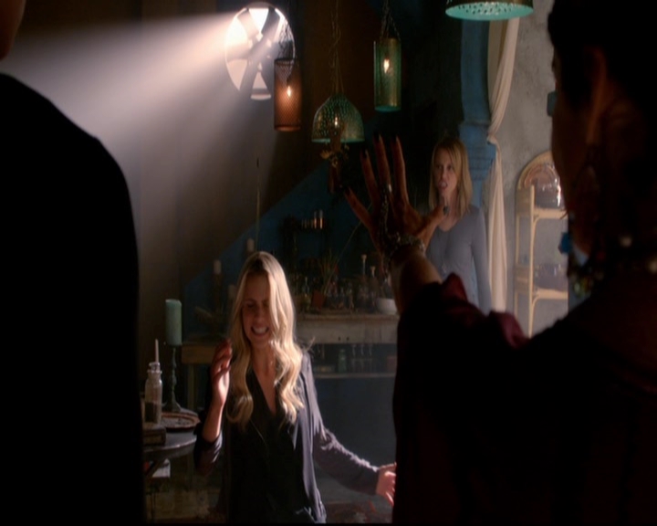 VampireDiariesWorld-dot-nl_TheOriginals_3x06BeautifulMistake1913.jpg