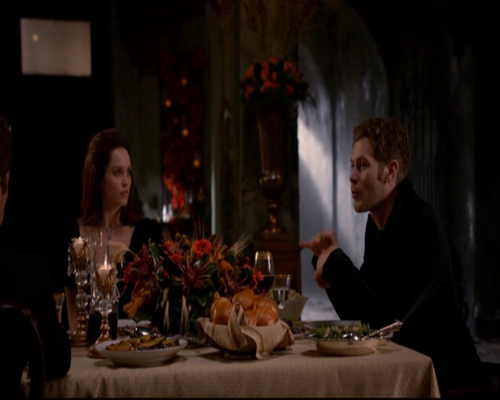 VampireDiariesWorld-dot-nl_TheOriginals_3x07OutOfTheEasy0806.jpg