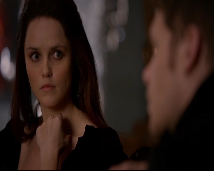 VampireDiariesWorld-dot-nl_TheOriginals_3x07OutOfTheEasy0903.jpg