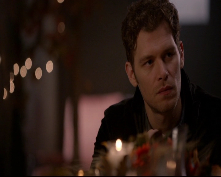 VampireDiariesWorld-dot-nl_TheOriginals_3x07OutOfTheEasy0904.jpg