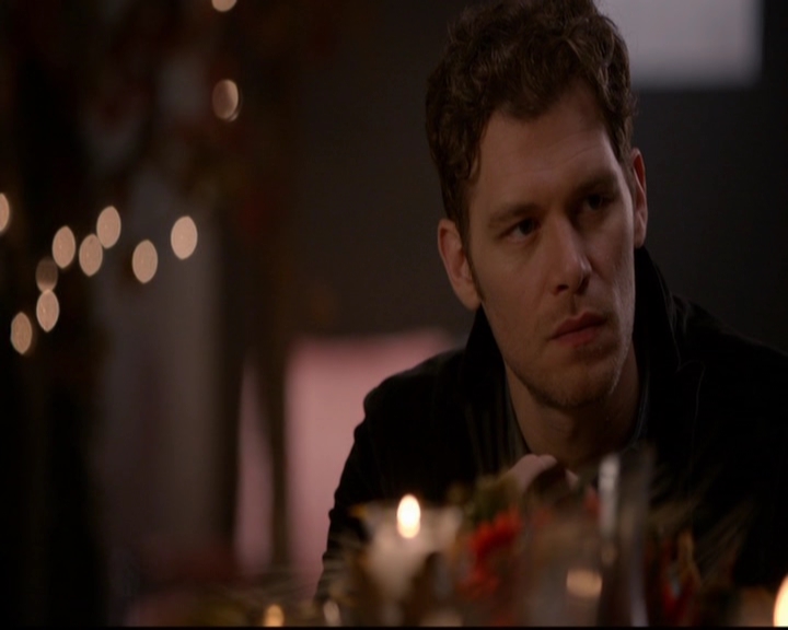 VampireDiariesWorld-dot-nl_TheOriginals_3x07OutOfTheEasy0905.jpg