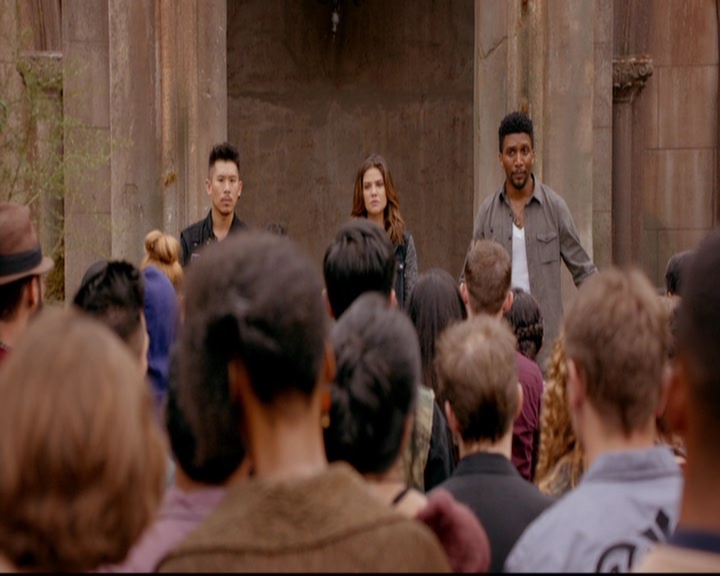 VampireDiariesWorld-dot-nl_TheOriginals_3x07OutOfTheEasy1328.jpg