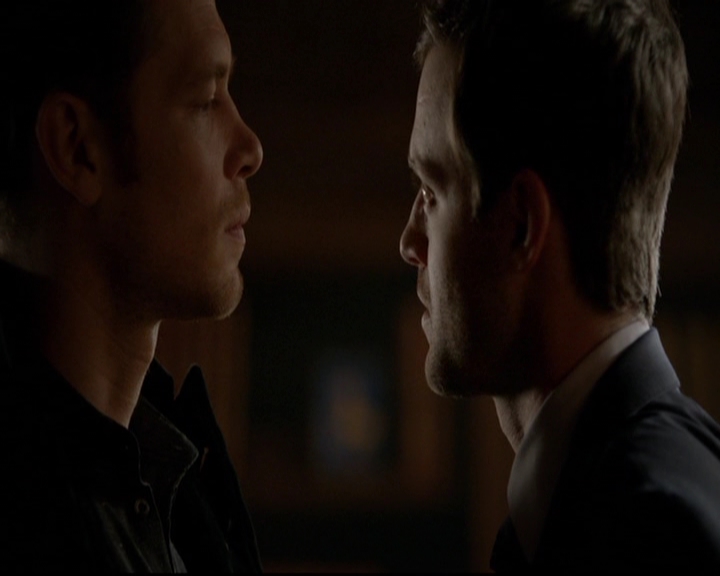 VampireDiariesWorld-dot-nl_TheOriginals_3x07OutOfTheEasy1379.jpg