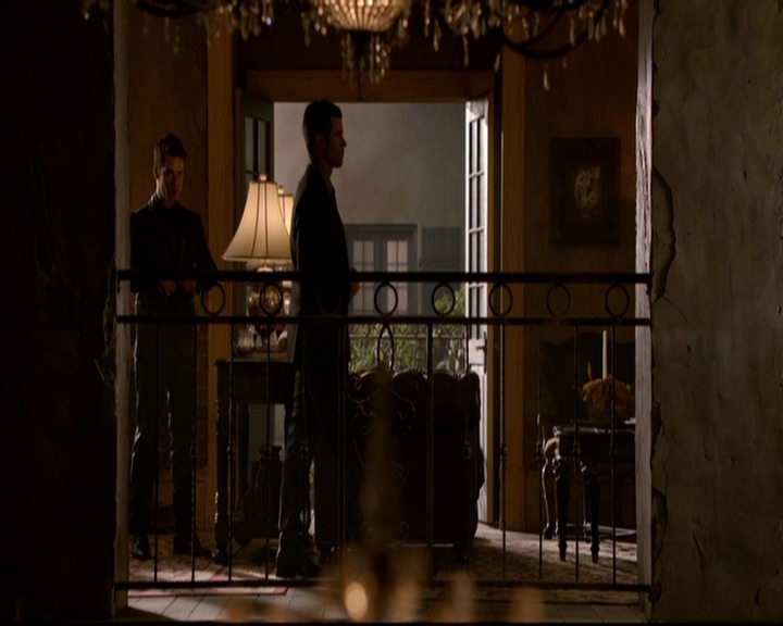 VampireDiariesWorld-dot-nl_TheOriginals_3x07OutOfTheEasy1410.jpg