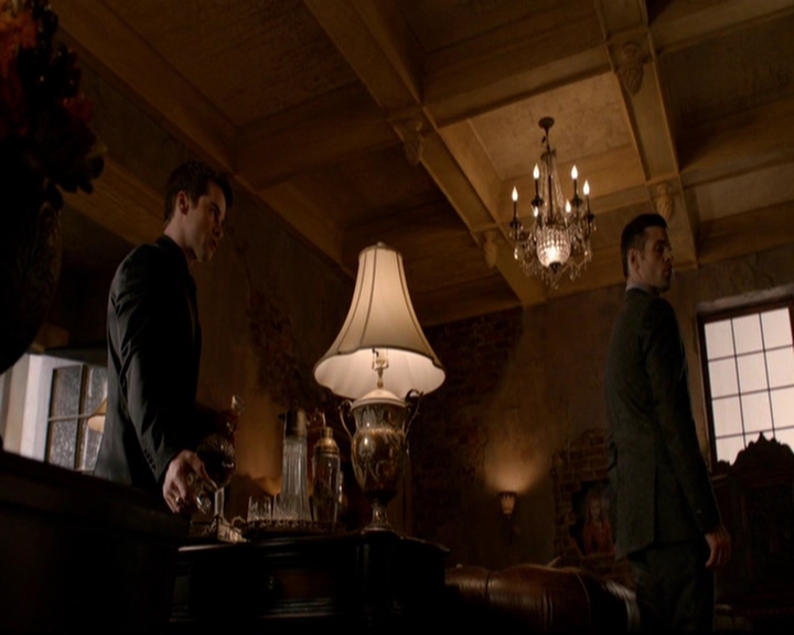 VampireDiariesWorld-dot-nl_TheOriginals_3x07OutOfTheEasy1415.jpg