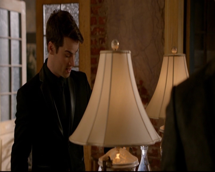 VampireDiariesWorld-dot-nl_TheOriginals_3x07OutOfTheEasy1417.jpg