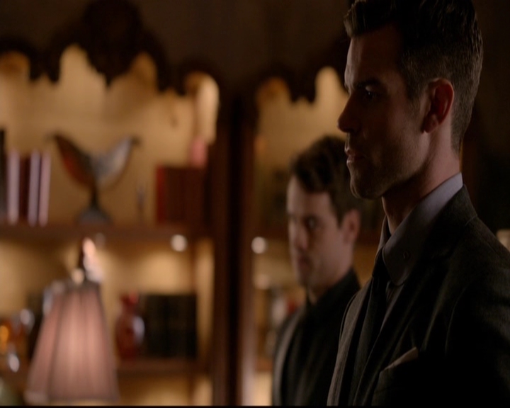 VampireDiariesWorld-dot-nl_TheOriginals_3x07OutOfTheEasy1422.jpg