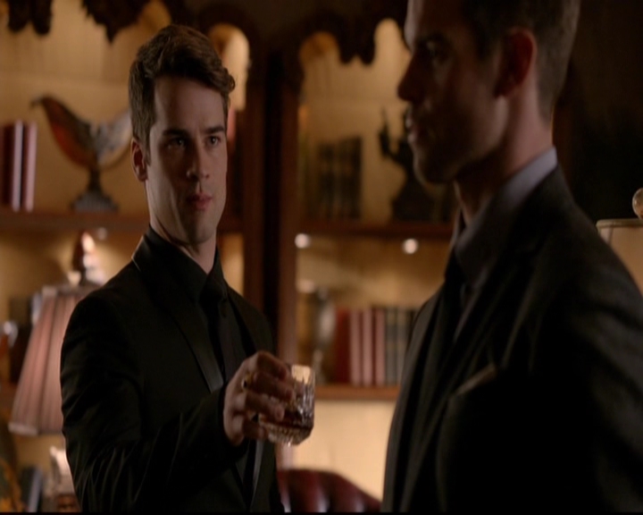 VampireDiariesWorld-dot-nl_TheOriginals_3x07OutOfTheEasy1424.jpg