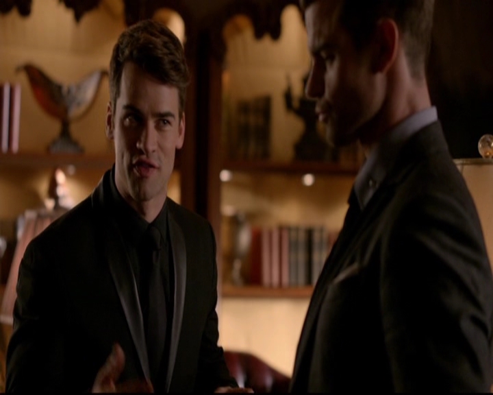 VampireDiariesWorld-dot-nl_TheOriginals_3x07OutOfTheEasy1437.jpg