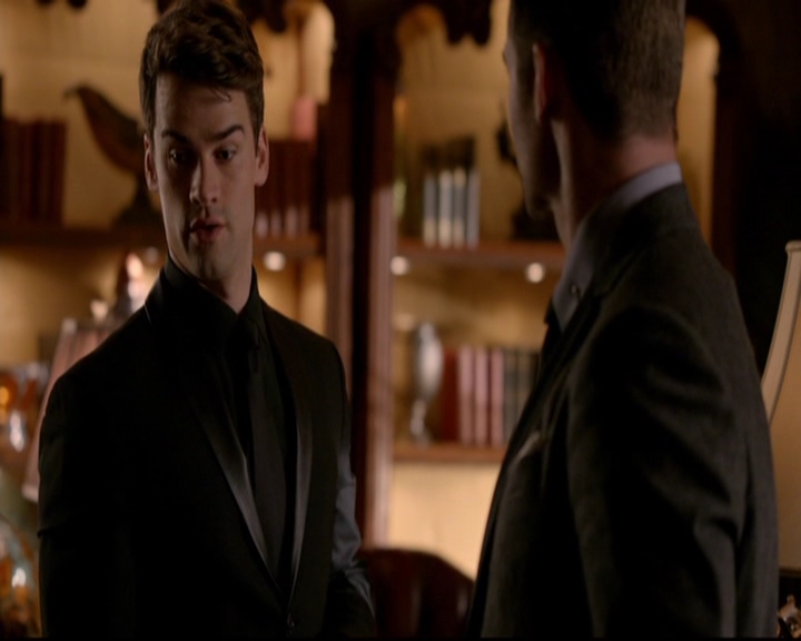 VampireDiariesWorld-dot-nl_TheOriginals_3x07OutOfTheEasy1449.jpg