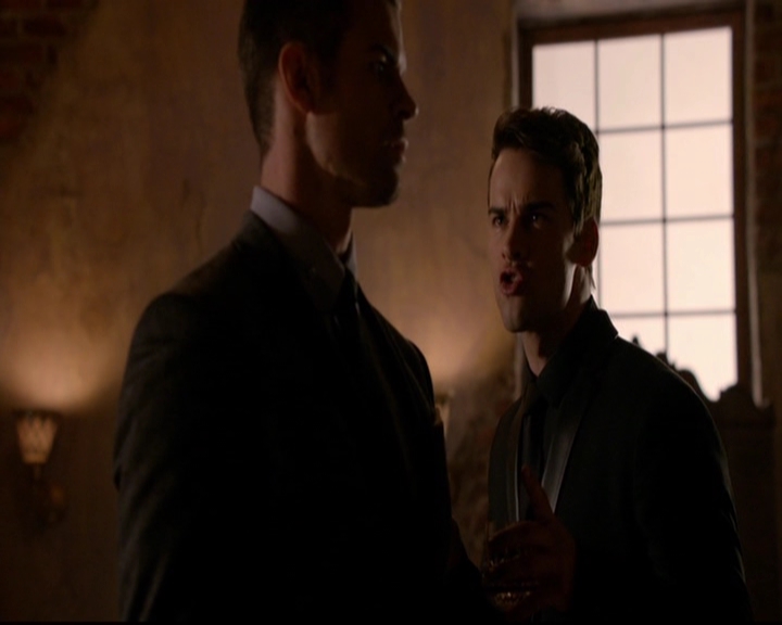 VampireDiariesWorld-dot-nl_TheOriginals_3x07OutOfTheEasy1454.jpg