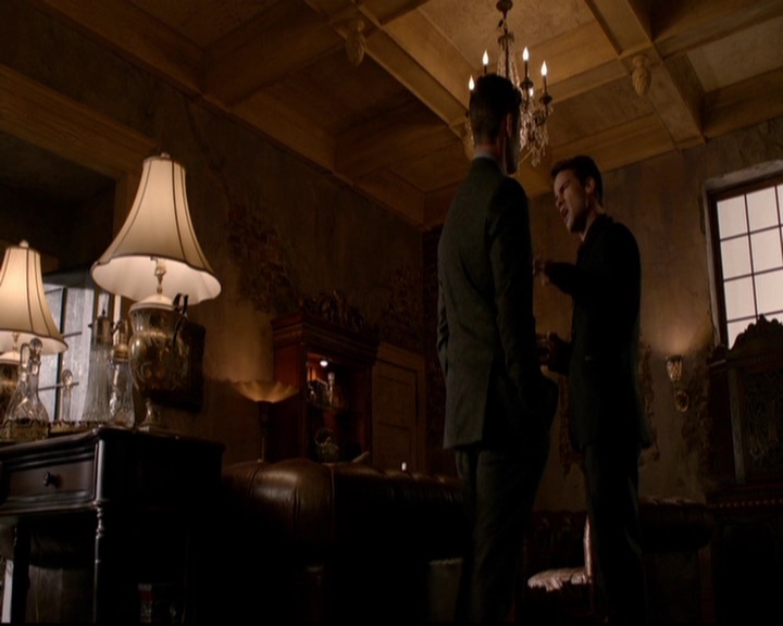 VampireDiariesWorld-dot-nl_TheOriginals_3x07OutOfTheEasy1476.jpg