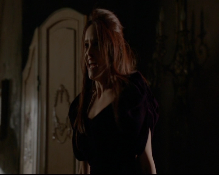 VampireDiariesWorld-dot-nl_TheOriginals_3x07OutOfTheEasy1628.jpg