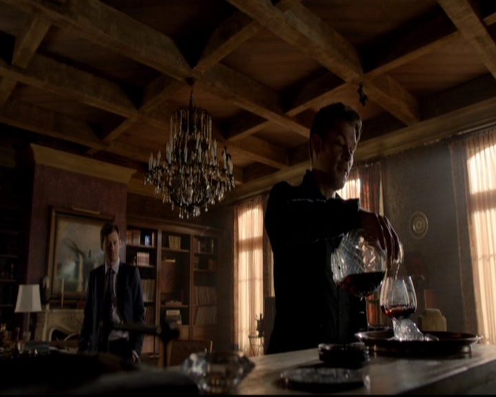 VampireDiariesWorld-dot-nl_TheOriginals_3x07OutOfTheEasy1676.jpg