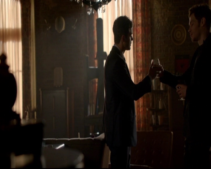 VampireDiariesWorld-dot-nl_TheOriginals_3x07OutOfTheEasy1682.jpg