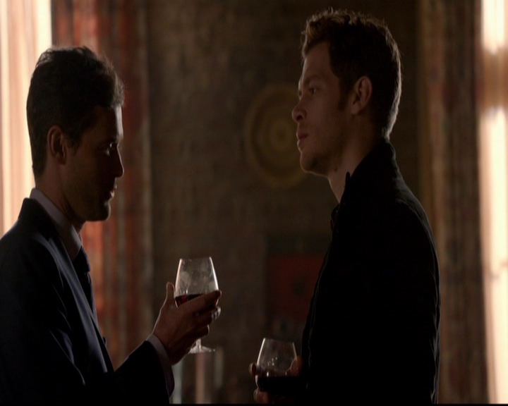 VampireDiariesWorld-dot-nl_TheOriginals_3x07OutOfTheEasy1694.jpg