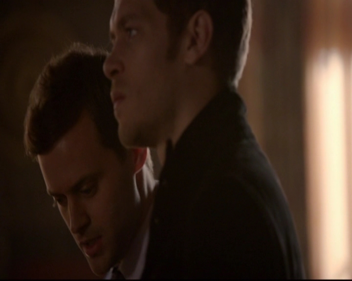 VampireDiariesWorld-dot-nl_TheOriginals_3x07OutOfTheEasy1768.jpg