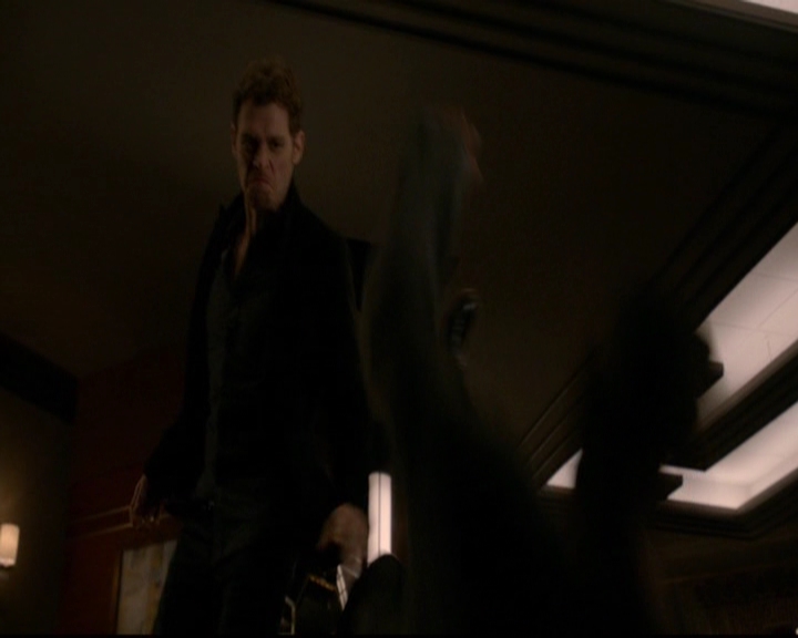 VampireDiariesWorld-dot-nl_TheOriginals_3x07OutOfTheEasy1995.jpg